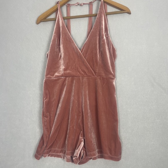 Urban Outfitters Velvet Romper V-Neck Sleeveless Mauve Pink‎ Jumpsuit - Picture 1 of 15